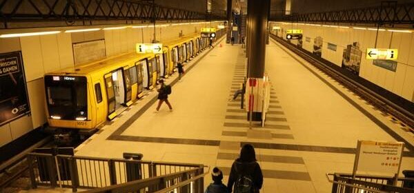 U5に乗ってベルリン中央駅からアレクサンダー広場へ (1)